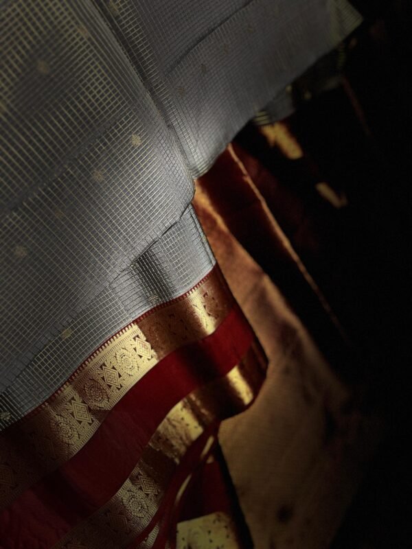 Pure kanchipuram silk Saree Grey with Marun combo