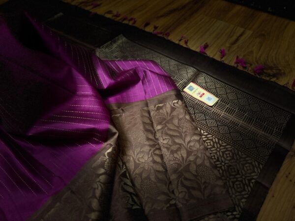 Elegant Purple Gold Zari Turning Border Saree with Antique Floral Weave