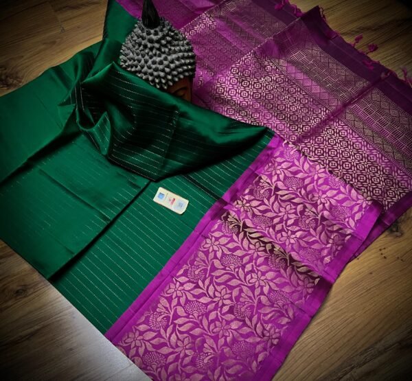 Classic Emerald Green Gold Zari Turning Border Saree with Magenta Contrast
