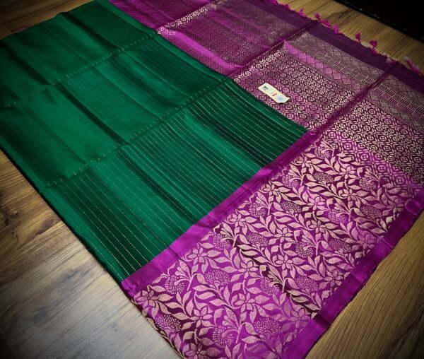 Classic Emerald Green Gold Zari Turning Border Saree with Magenta Contrast