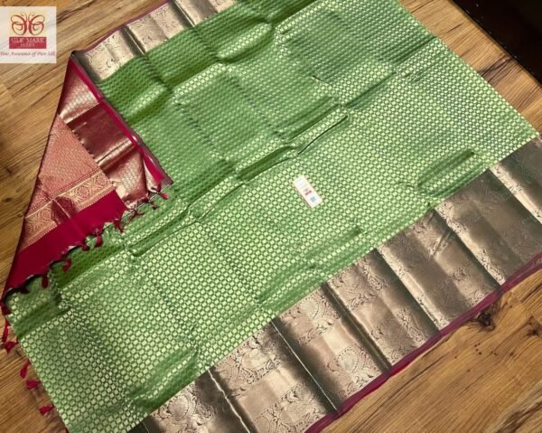 Elegant Dual Tone Kanchipuram Silk Saree with Green Body, Rich Gold Zari Border & Deep Pink Pallu