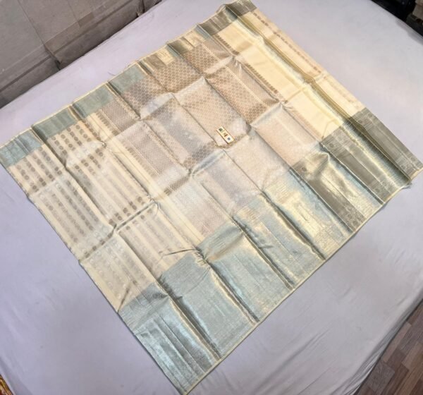 Elegant Ivory Silver Zari Kanchipuram Silk Saree with Lustrous Silver Border