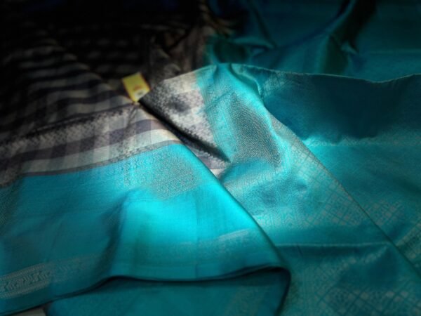Aqua Blue & Silver Grey Gold Zari Checked Kanchipuram Silk Saree
