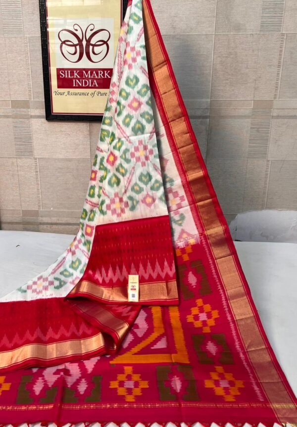 Graceful White & Rani Pink Gold Zari Pochampally Ikat Silk Saree